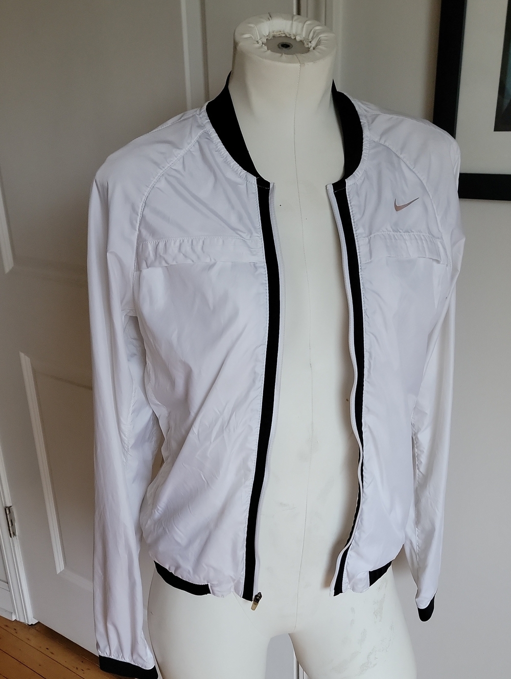 Nike Impossibly Light Running Bomber Jacket White Black S